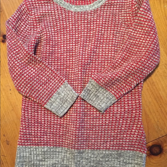 4/$25 Light Sweater 3/4 Sleeves - Picture 2 of 7